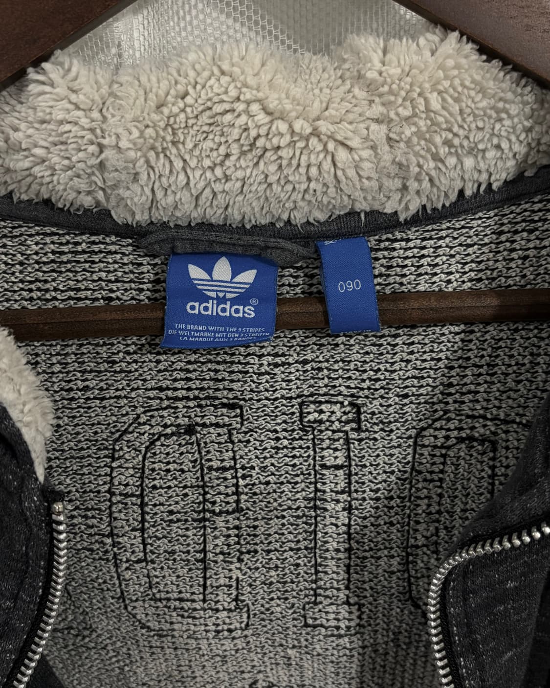 ADIDAS VINTAGE OUTER 상품이미지7