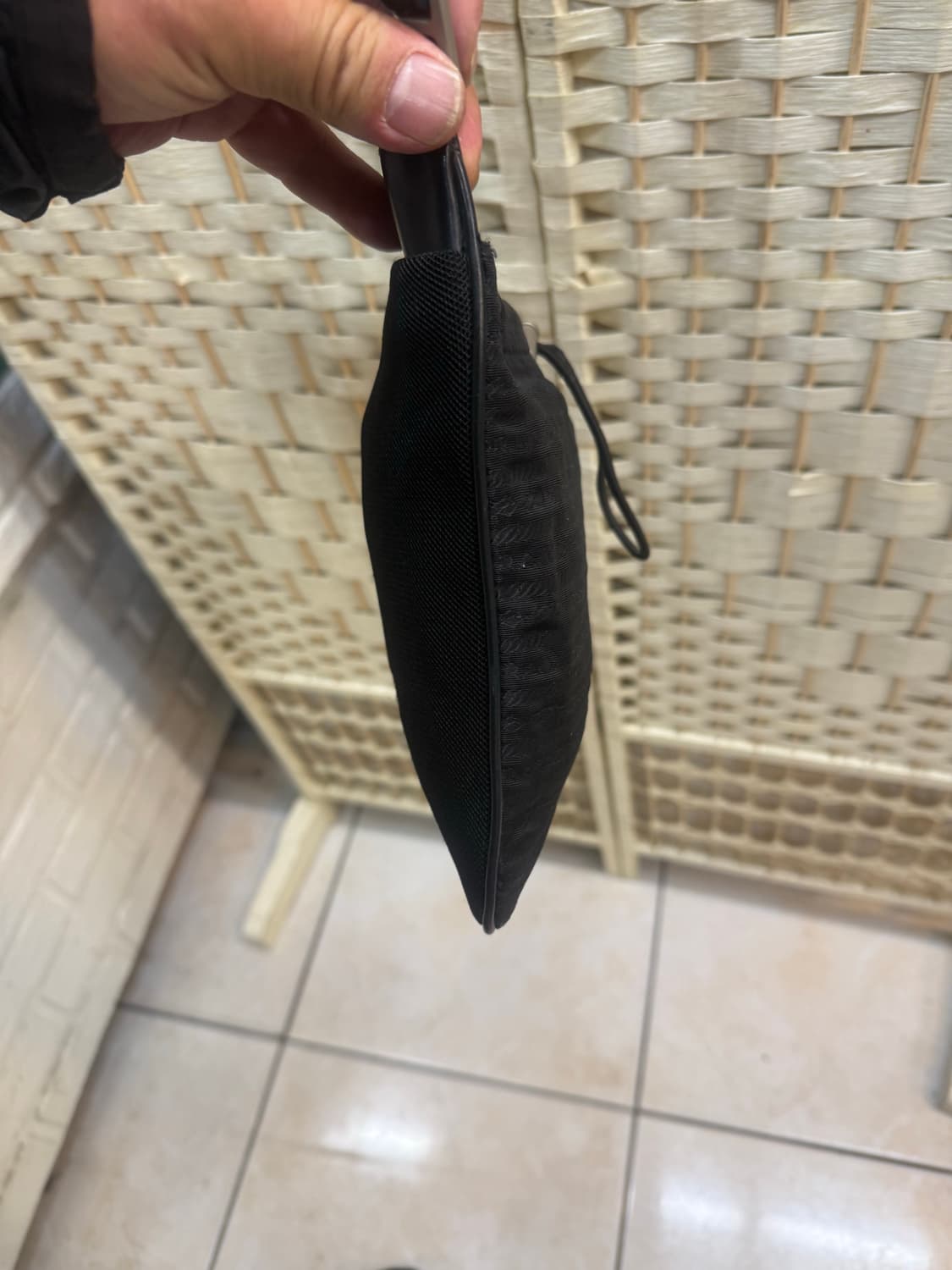 정품 프라다 나일론 크로스백 팝니다 상품이미지5