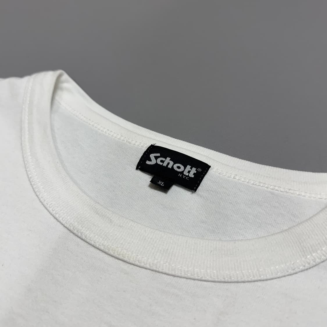 쇼트(Schott) 화이트컬러 양면 스탬프 프린팅 로고 크루넥 반팔 상품이미지3