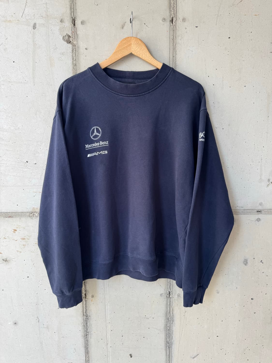 휴고버스 메르세데스 맨투맨 상품이미지2