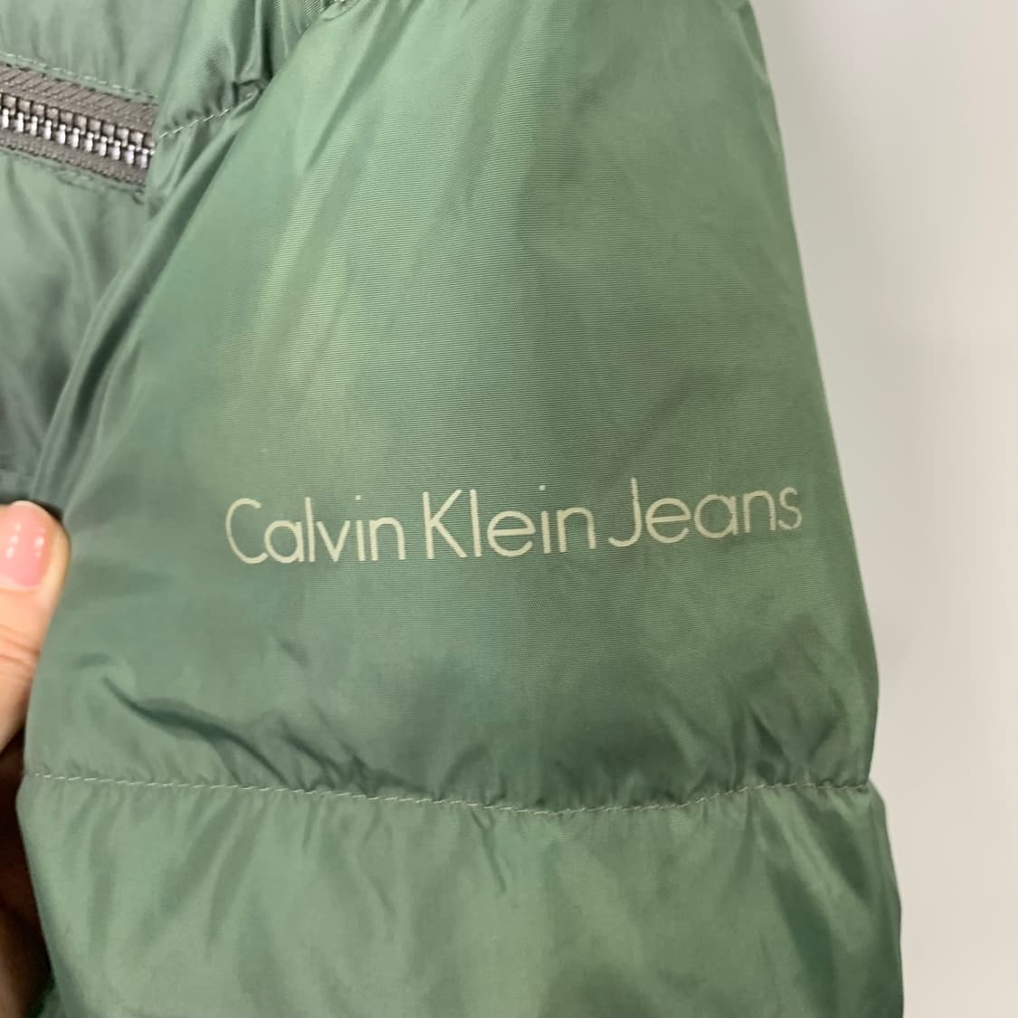 캘빈클라인 카키 포켓 패딩 봄버 자켓 상품이미지4