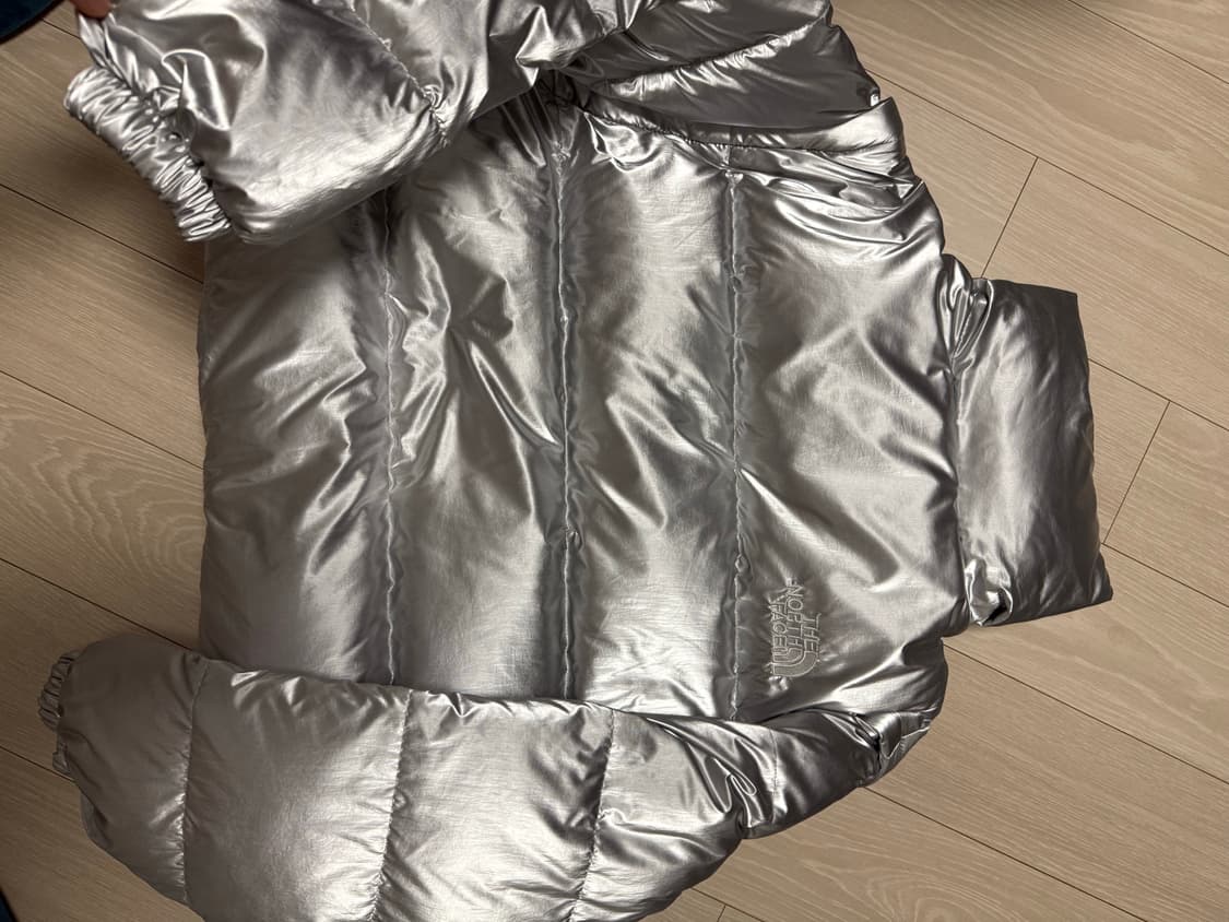 노스페이스 패딩 화이트라벨 글로시 다운자켓 실버 상품이미지7