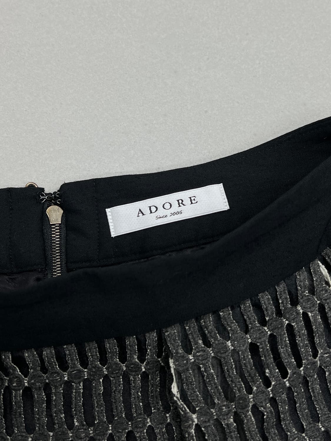 ADORE 펀칭 디테일 스커트 상품이미지5