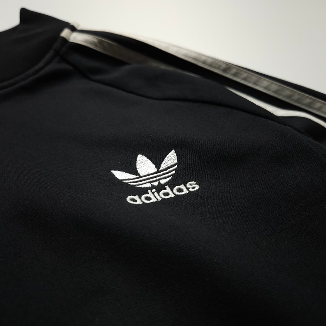 아디다스 슈퍼스타 트레포일 트랙탑 져지 (100) 상품이미지3