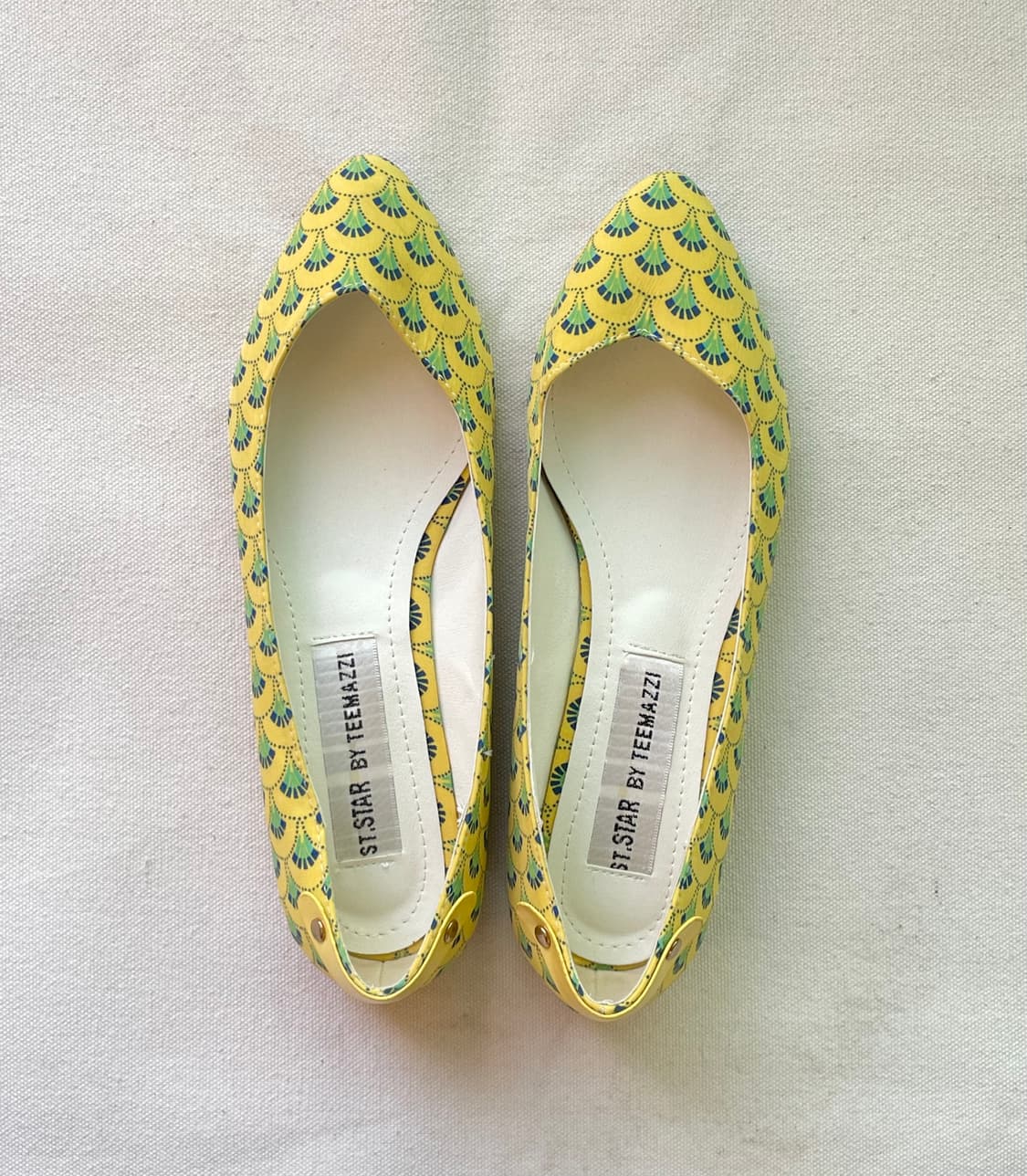 ST.STAR BY TEEMAZZI 옐로우 패턴 포인티드 토 플랫슈즈 상품이미지1