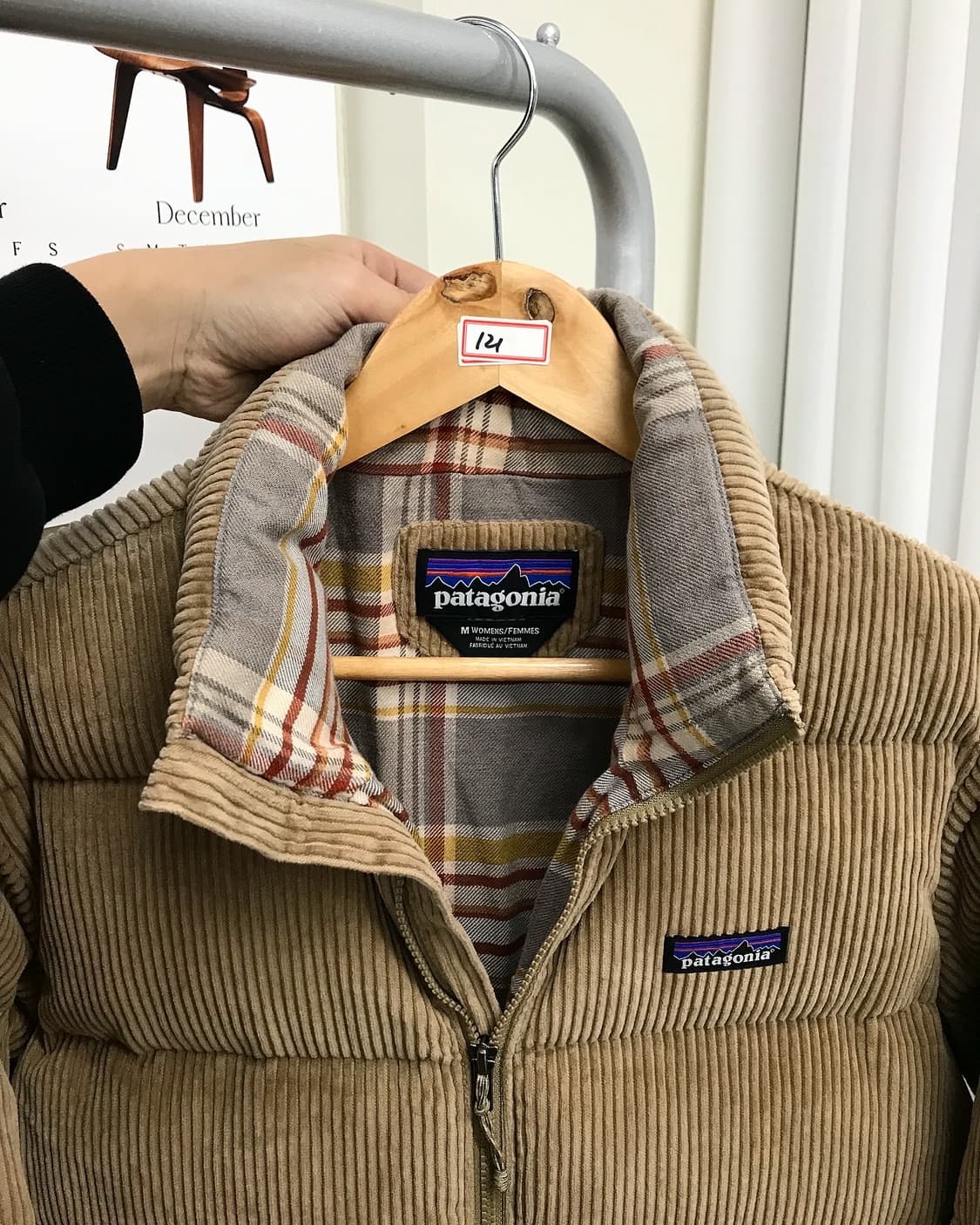 파타고니아 덕다운 코듀로이 패딩 상품이미지2