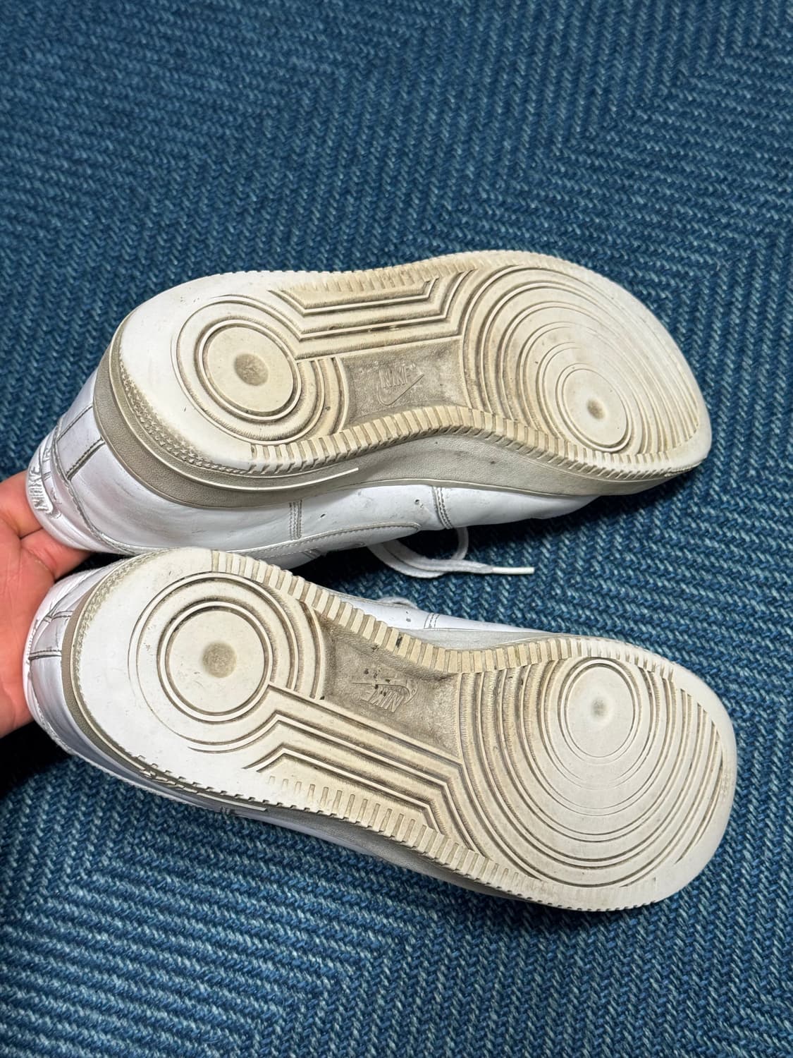 나이키 x 슈프림 에어포스 1 로우 화이트 상품이미지4