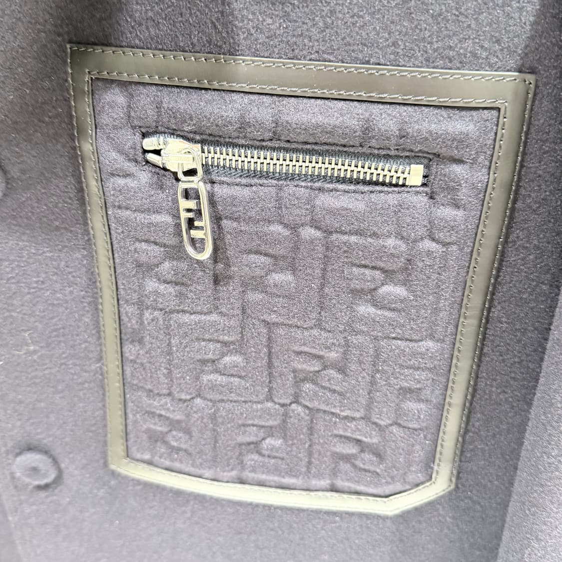 48 / 펜디 FF로고 블랙 캐시미어 코트 상품이미지4