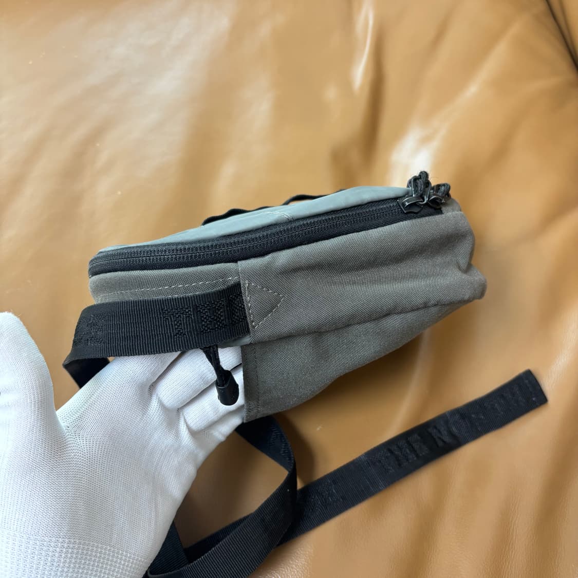 나나미카 노스페이스 퍼플라벨 샤코슈 크로스백 가방 그레이 상품이미지8