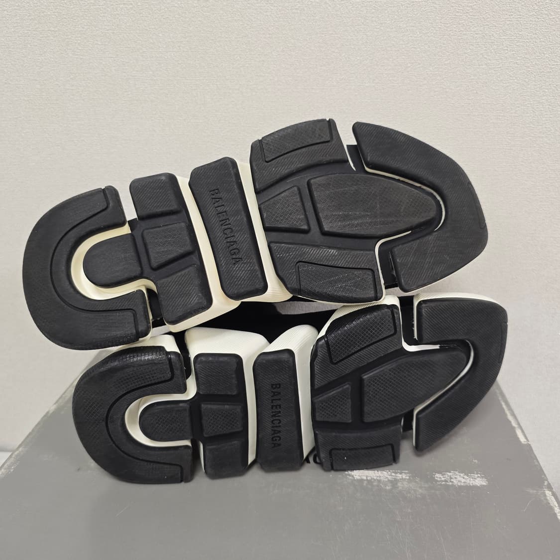 발렌시아가 스피드러너 2.0 스니커즈 신발 37사이즈 240 245 판매 상품이미지6