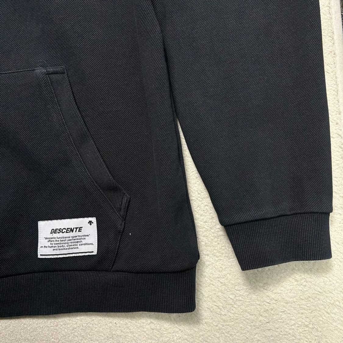 데상트 아카이브 칼라블록 반집업 맨투맨 105 상품이미지3