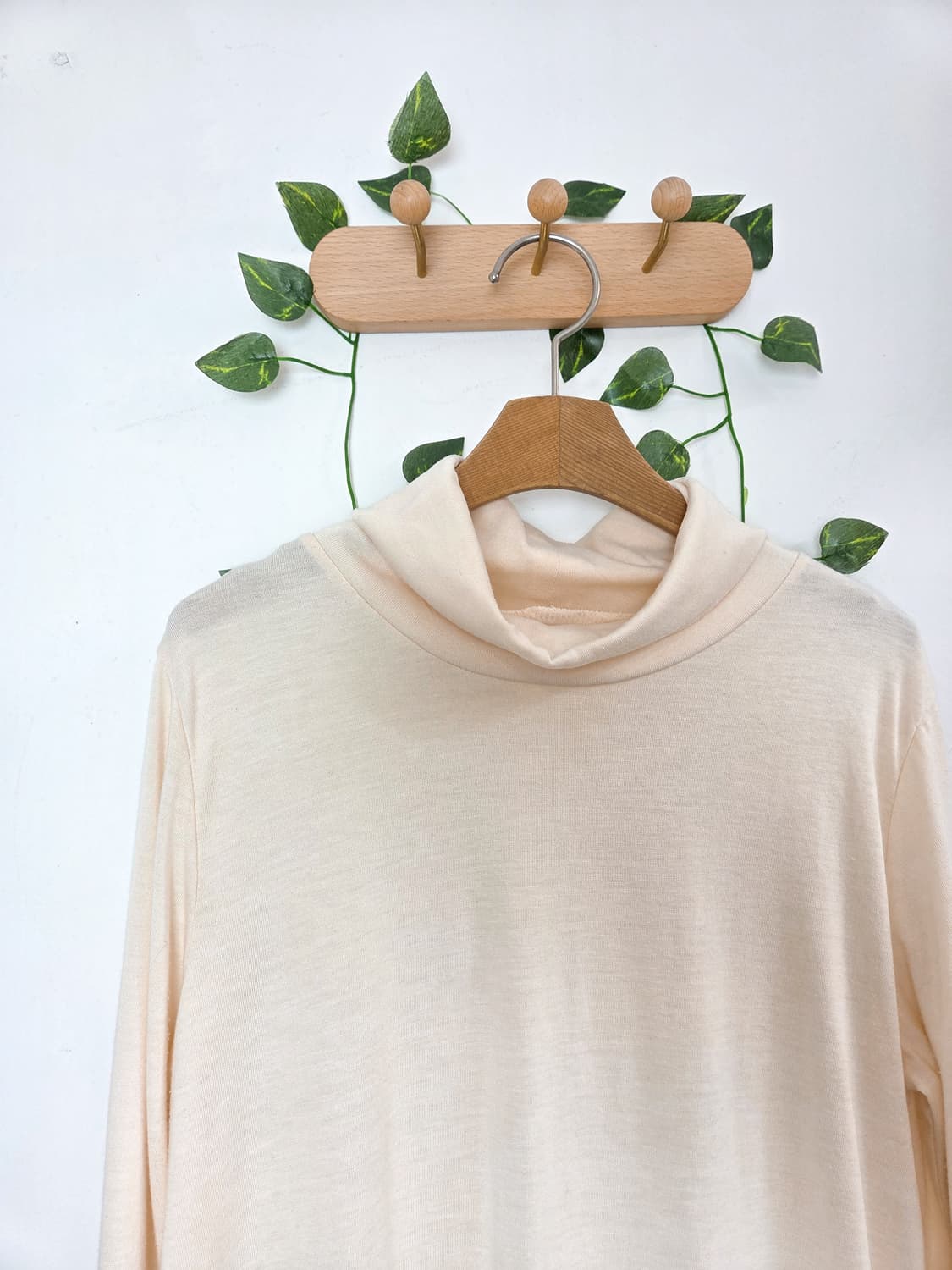 밑단 캉캉 목폴라 원피스 상품이미지2