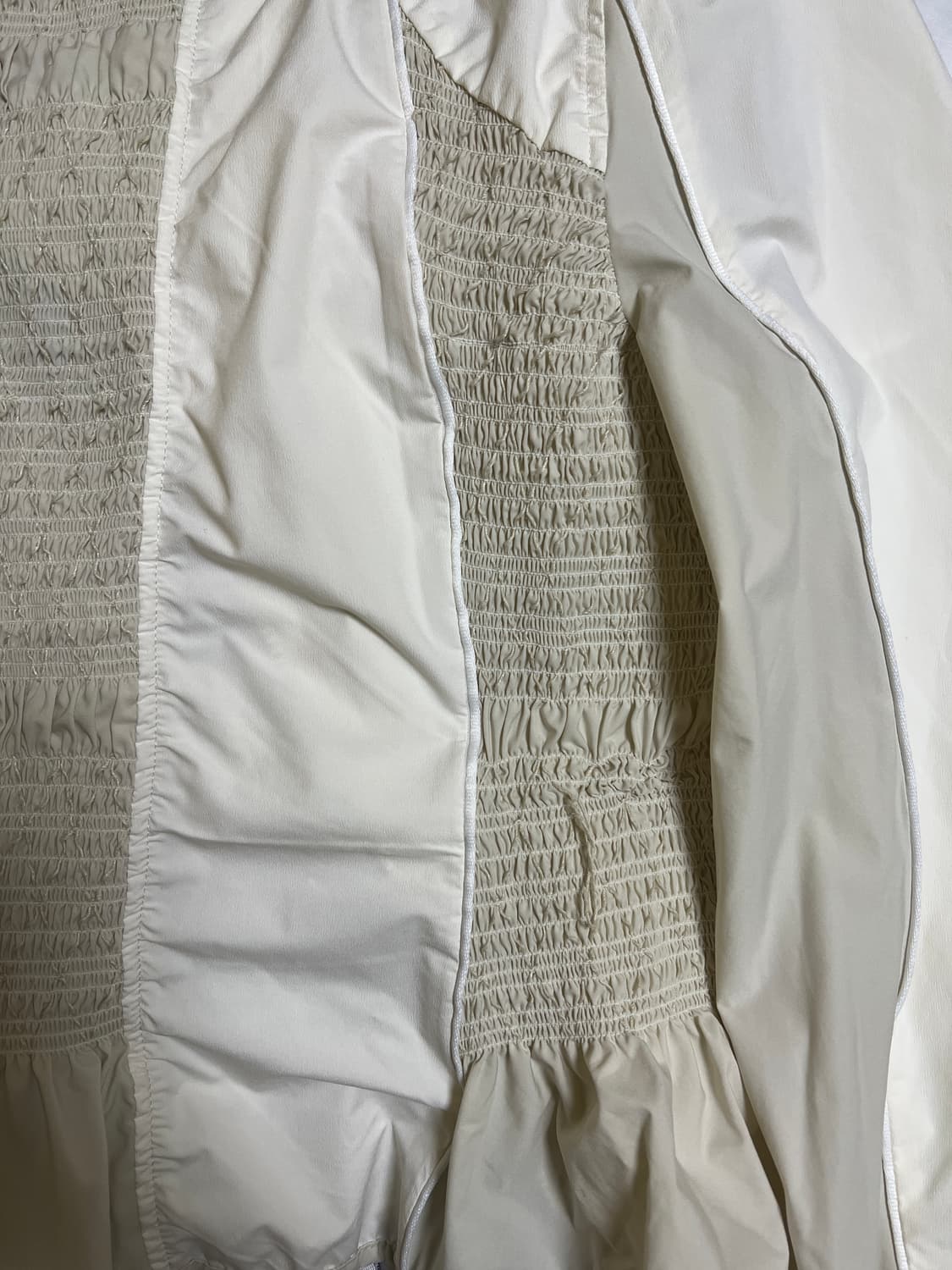 울리카상투스 puff windbreaker 아이보리 상품이미지3