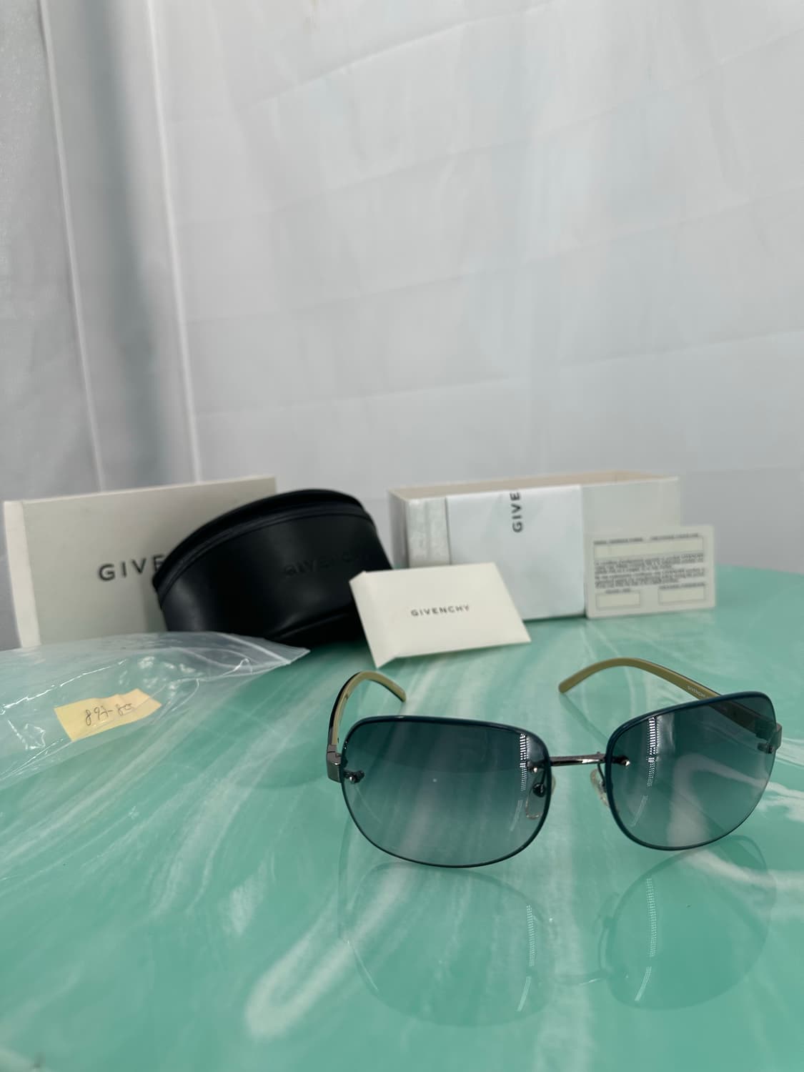 [새상품 무료배송] Made in Italy 지방시 선글라스 SGV228 상품이미지1