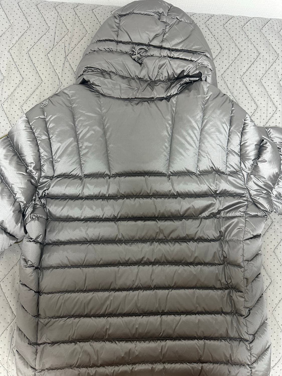 슈프림 경랑패딩 판매 상품이미지3