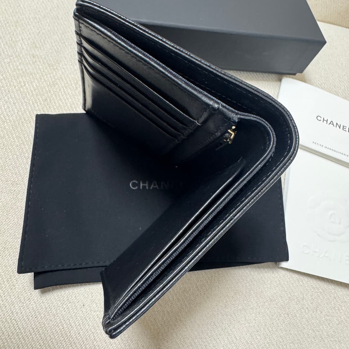 샤넬 클래식 여권지갑 반지갑 내장칩 상품이미지5
