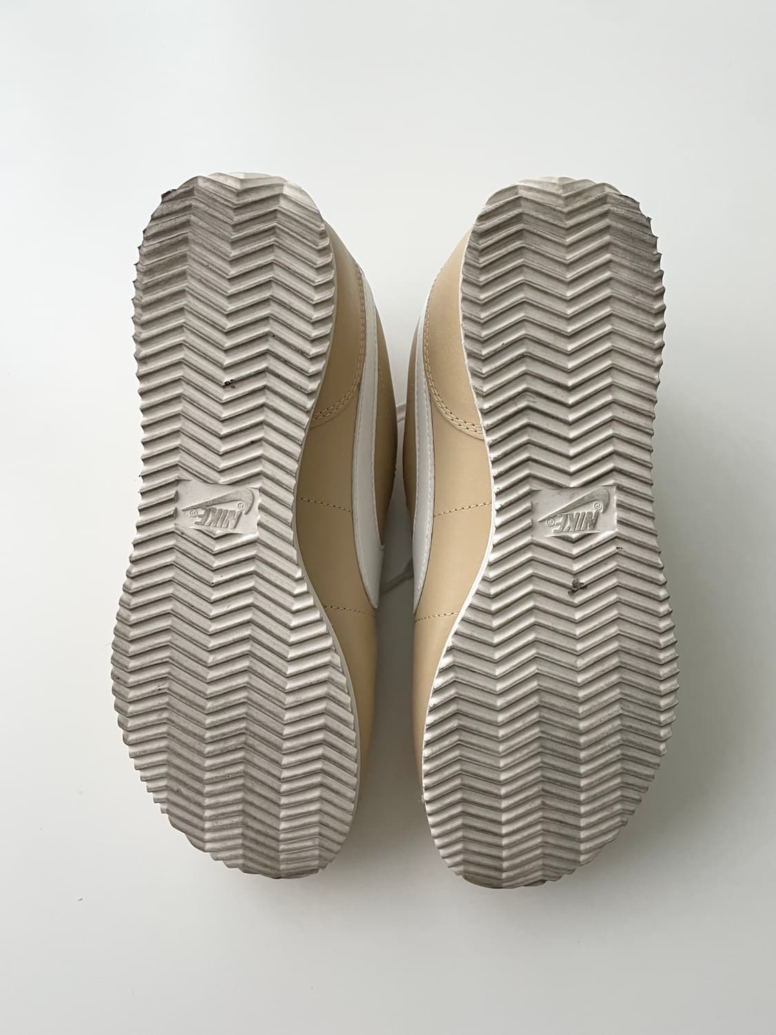 나이키 코르테즈 레더 세서미 245mm 상품이미지5