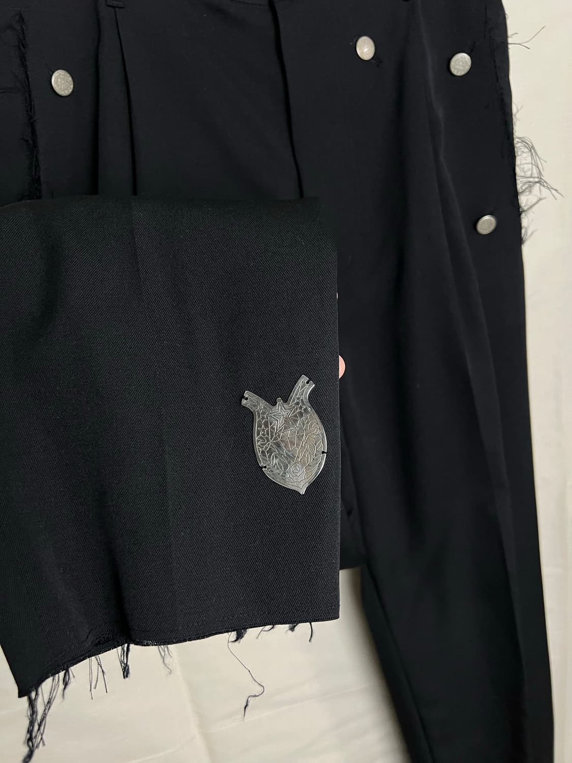 베드jw포드 19SS 실버 브로치 디테일 팬츠 상품이미지9