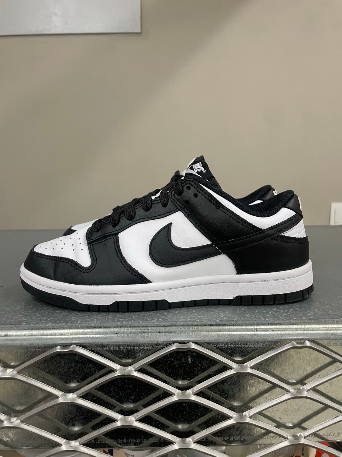 나이키 덩크 로우 레트로 블랙 230 상품이미지1