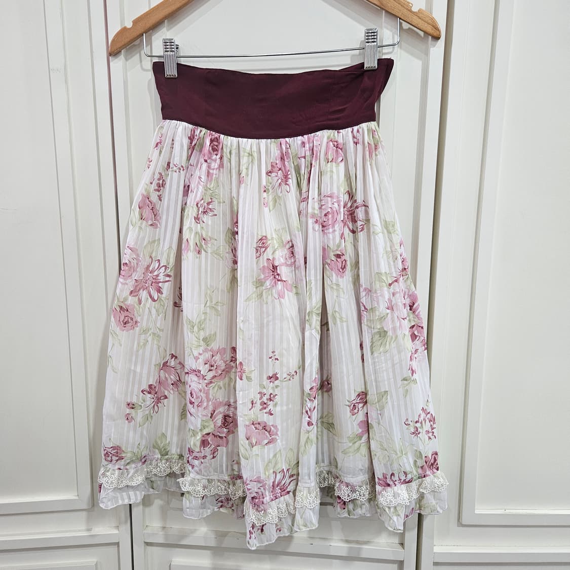 엑시즈팜(axes femme) 앤틱 쉐비 와인핑크 로즈 레이스 스커트 상품이미지6