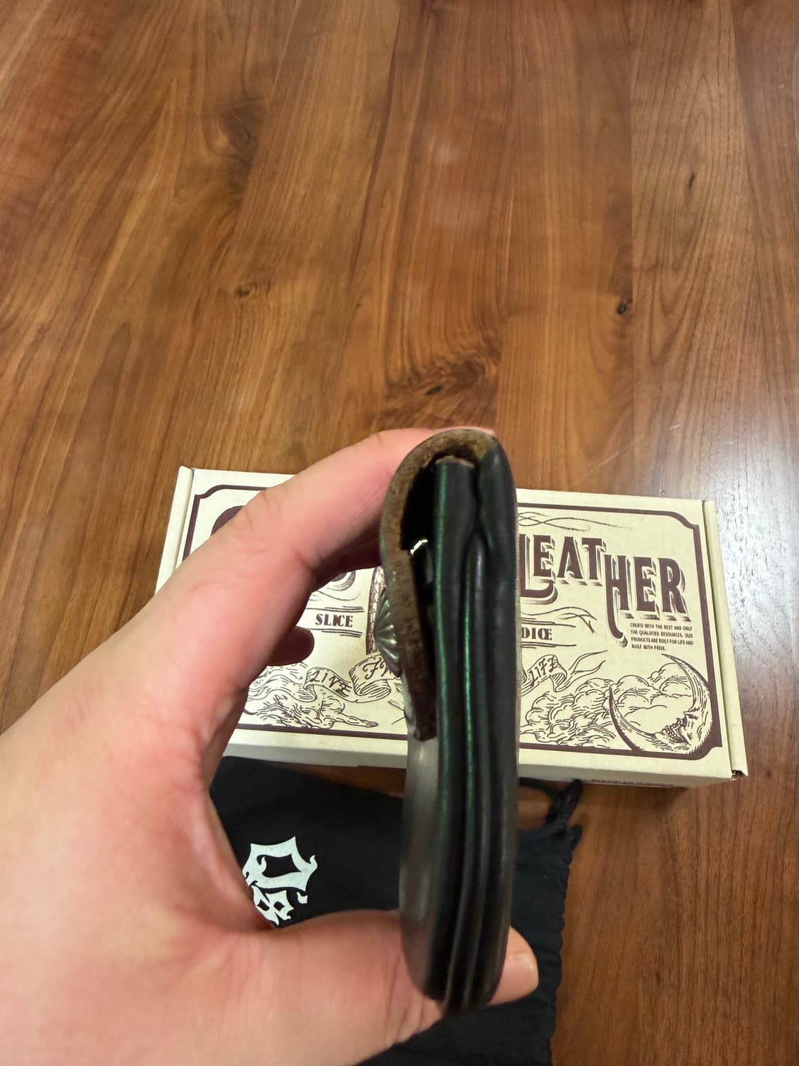 큐스레더 크롬악셀가죽 파우치 지갑 상품이미지7