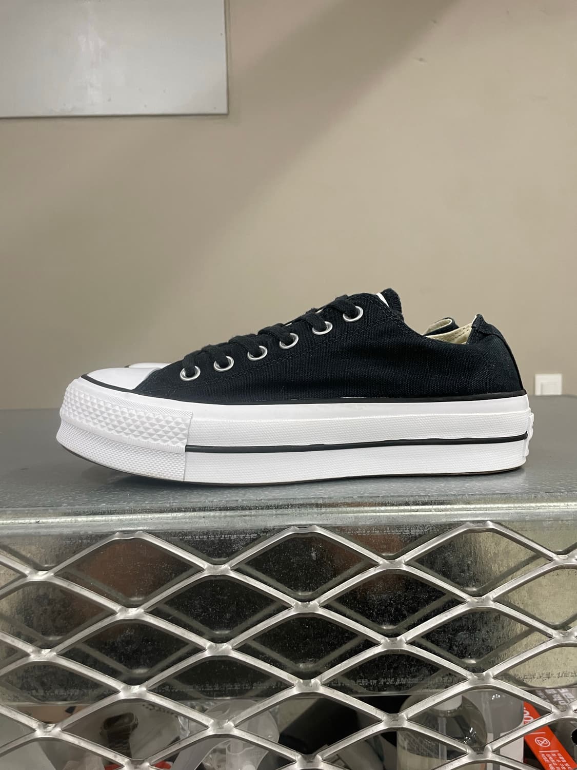 컨버스 척테일러 플랫폼 로우 240 상품이미지1