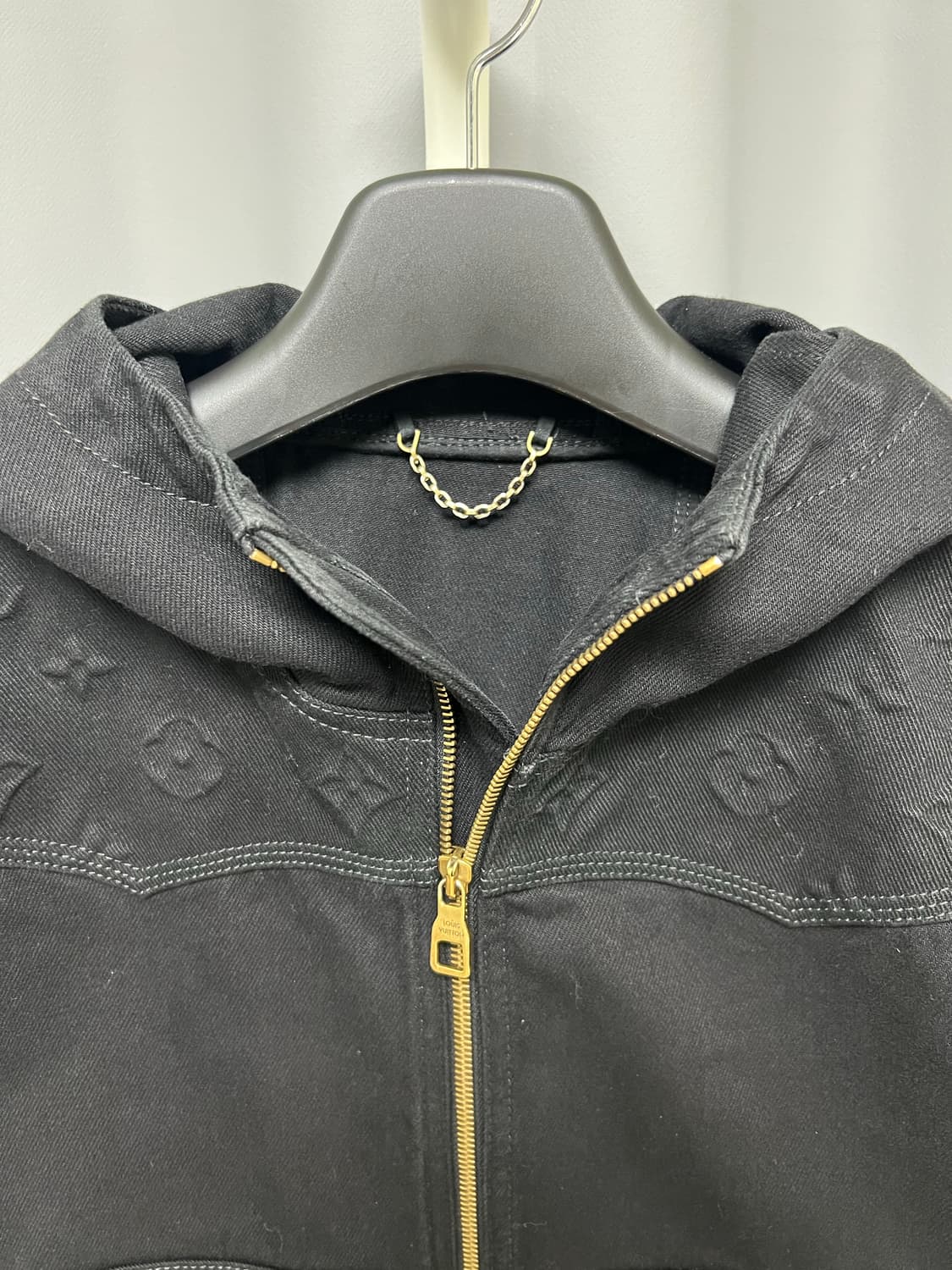 [정품] 백화점판 / 48 루이비통 모노그램 데님 후드 자켓 블랙 상품이미지4