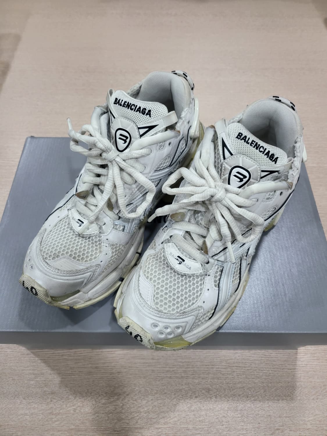 발렌시아가 러너 스니커즈 화이트 40 상품이미지2