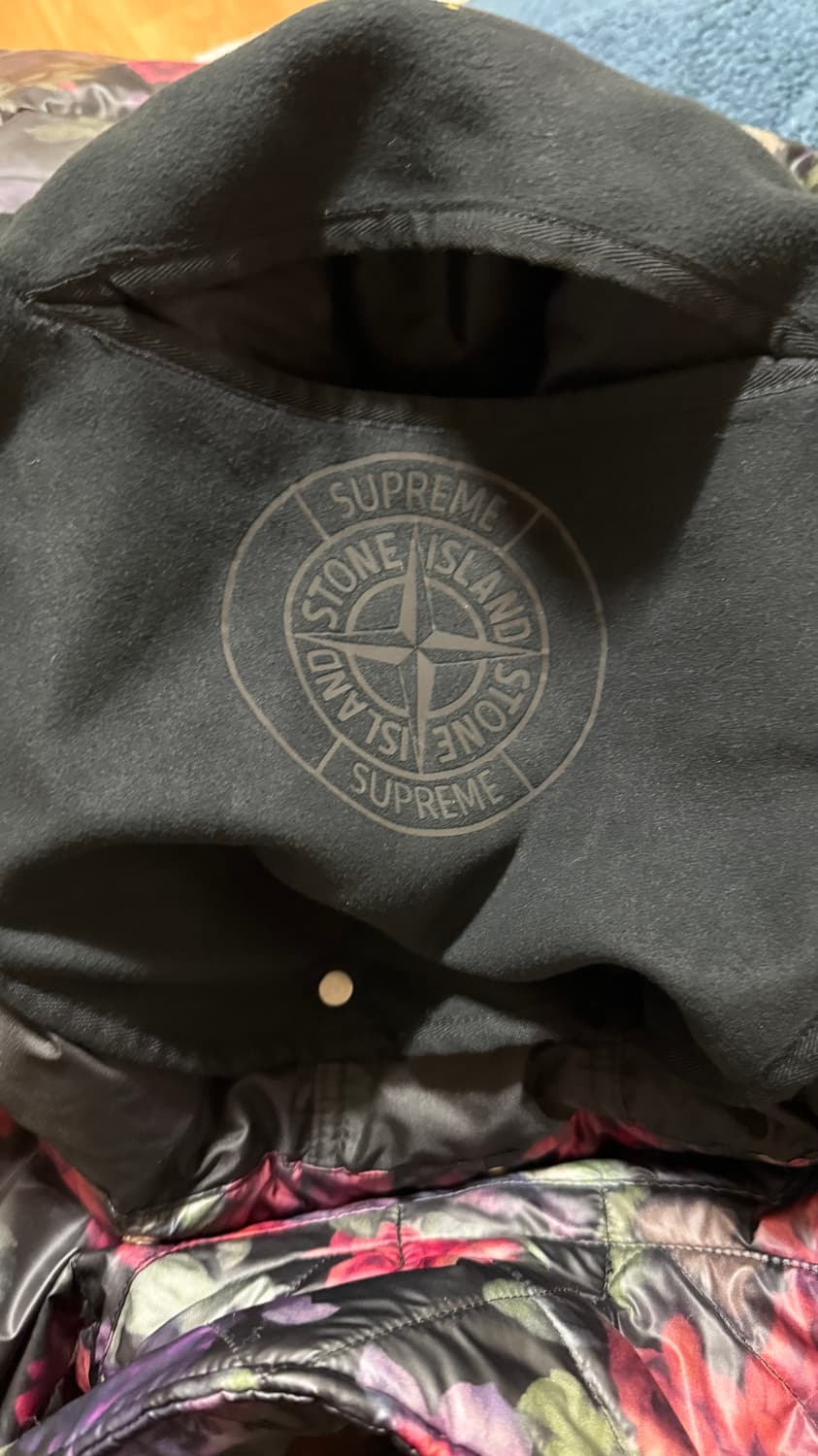 슈프림 × 스톤아일랜드 플라워 패딩 상품이미지3