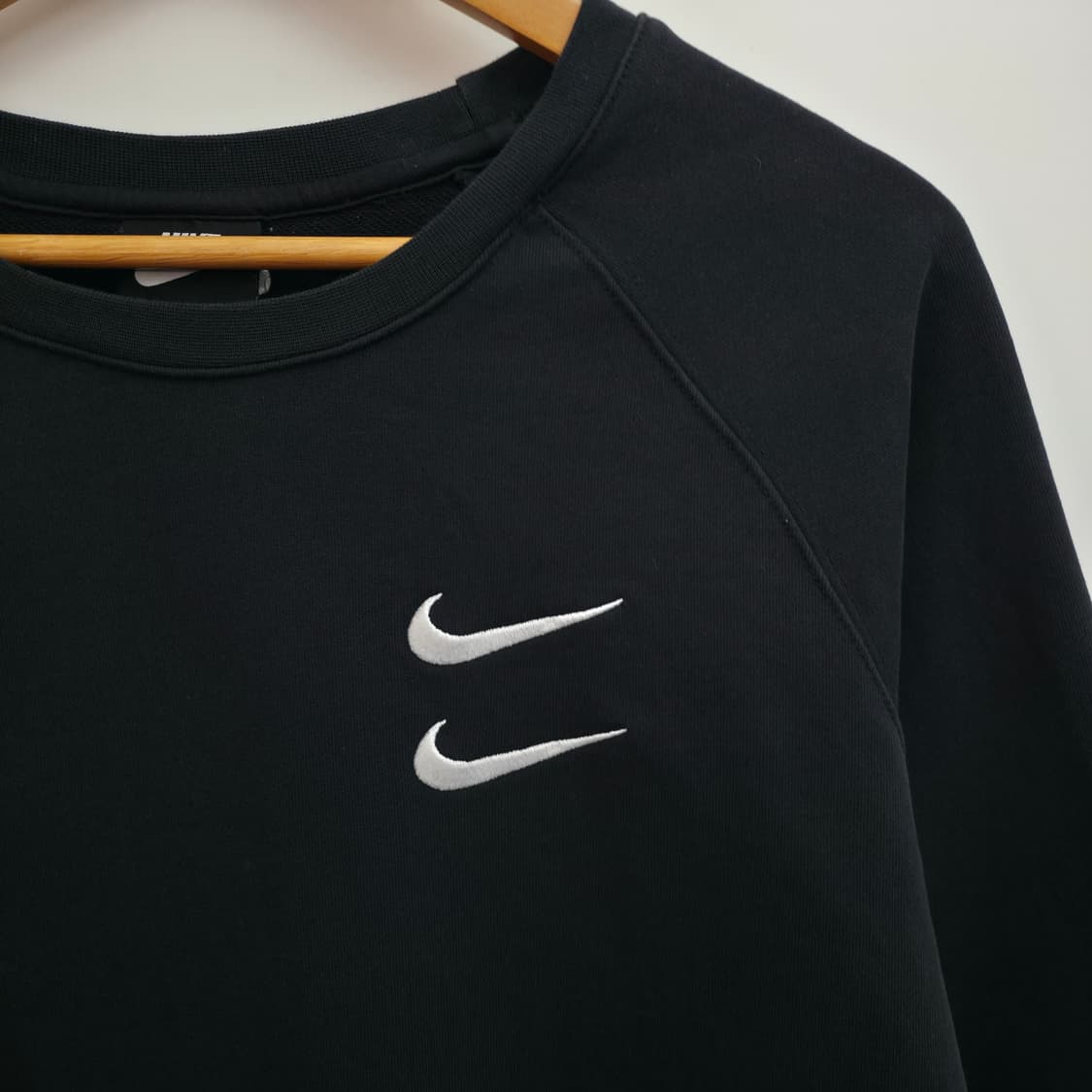 [S] 나이키 더블 스우시 블랙 맨투맨 상품이미지4
