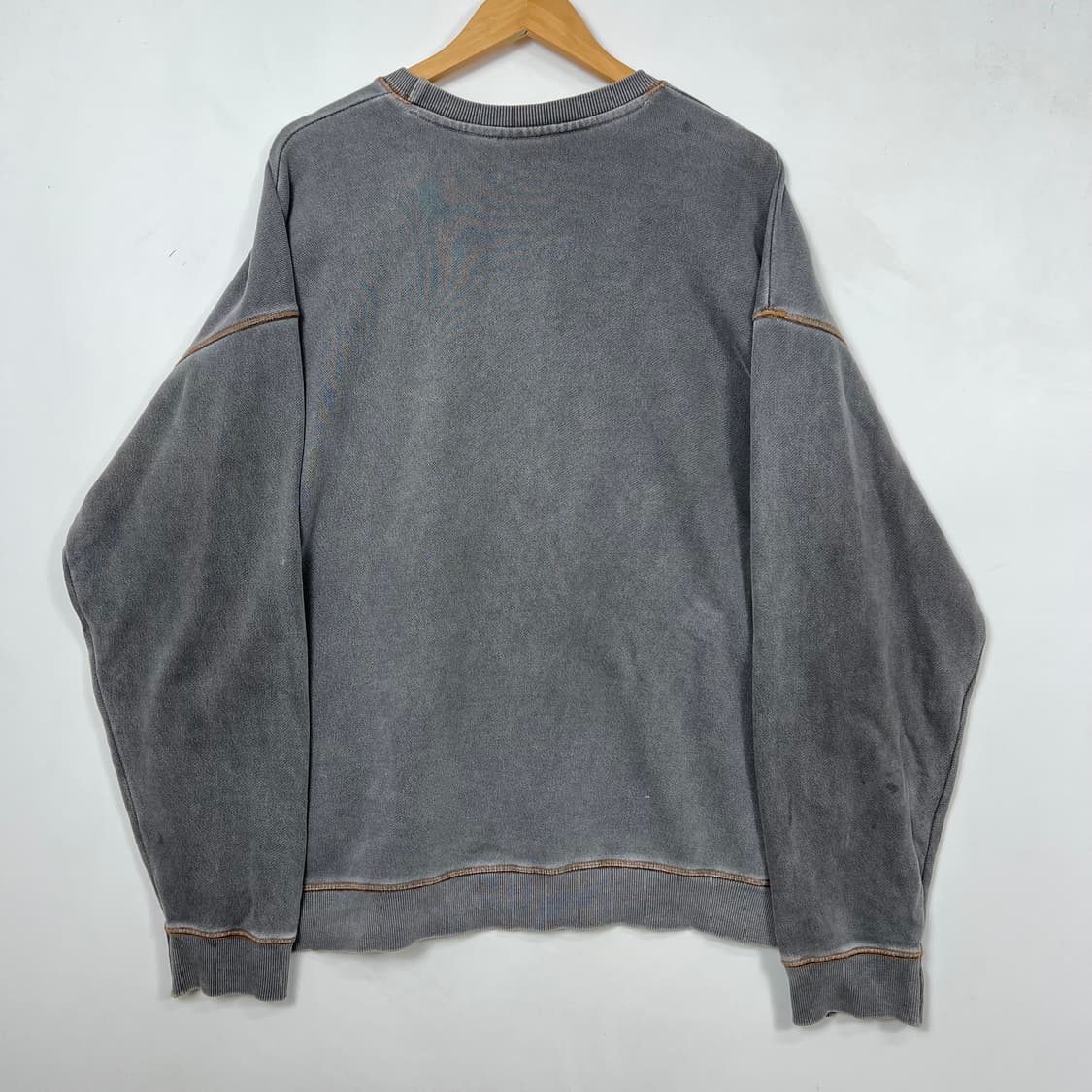 VTG 피그먼트 리버스 오버로크 오버핏 맨투맨 상품이미지4