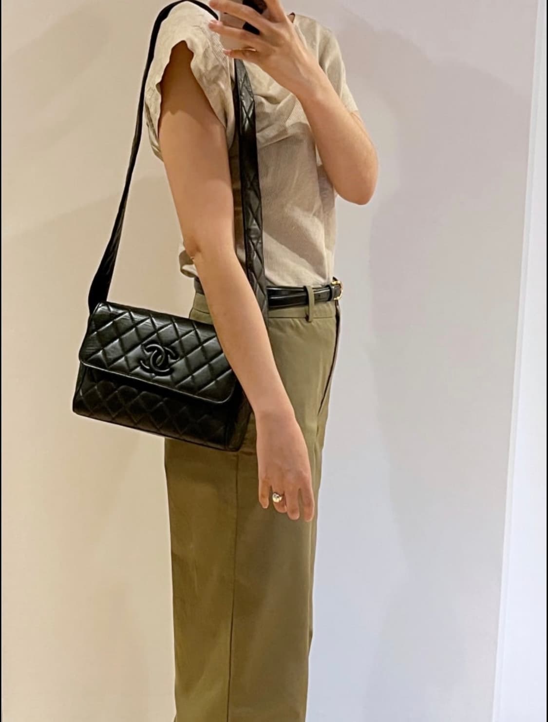 CHANEL 샤넬 빈티지 퀼팅 레더 크로스백(4번대) 상품이미지9