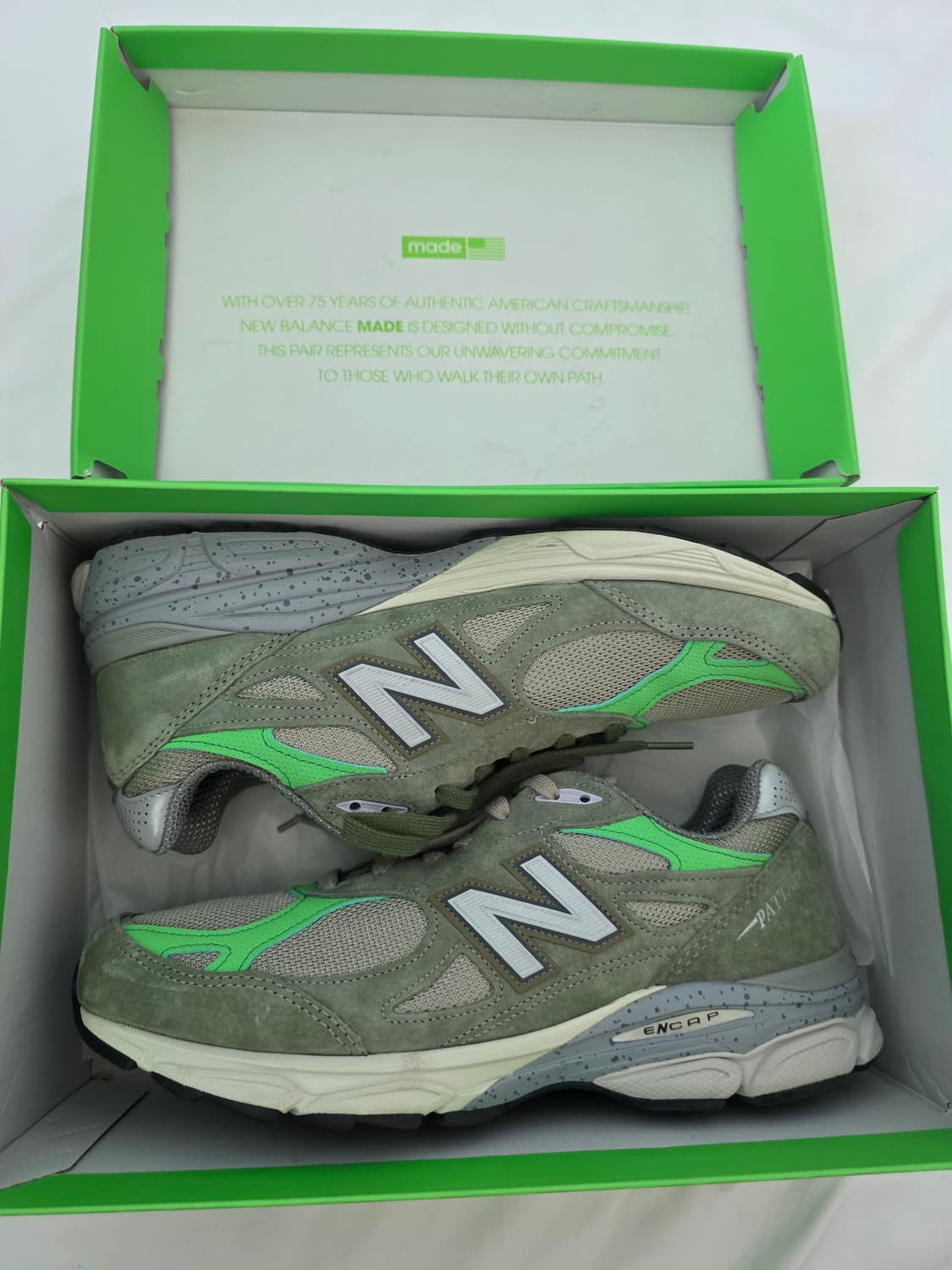 뉴발란스 x 파타 990v3 메이드 인 USA 올리브(290) 상품이미지1