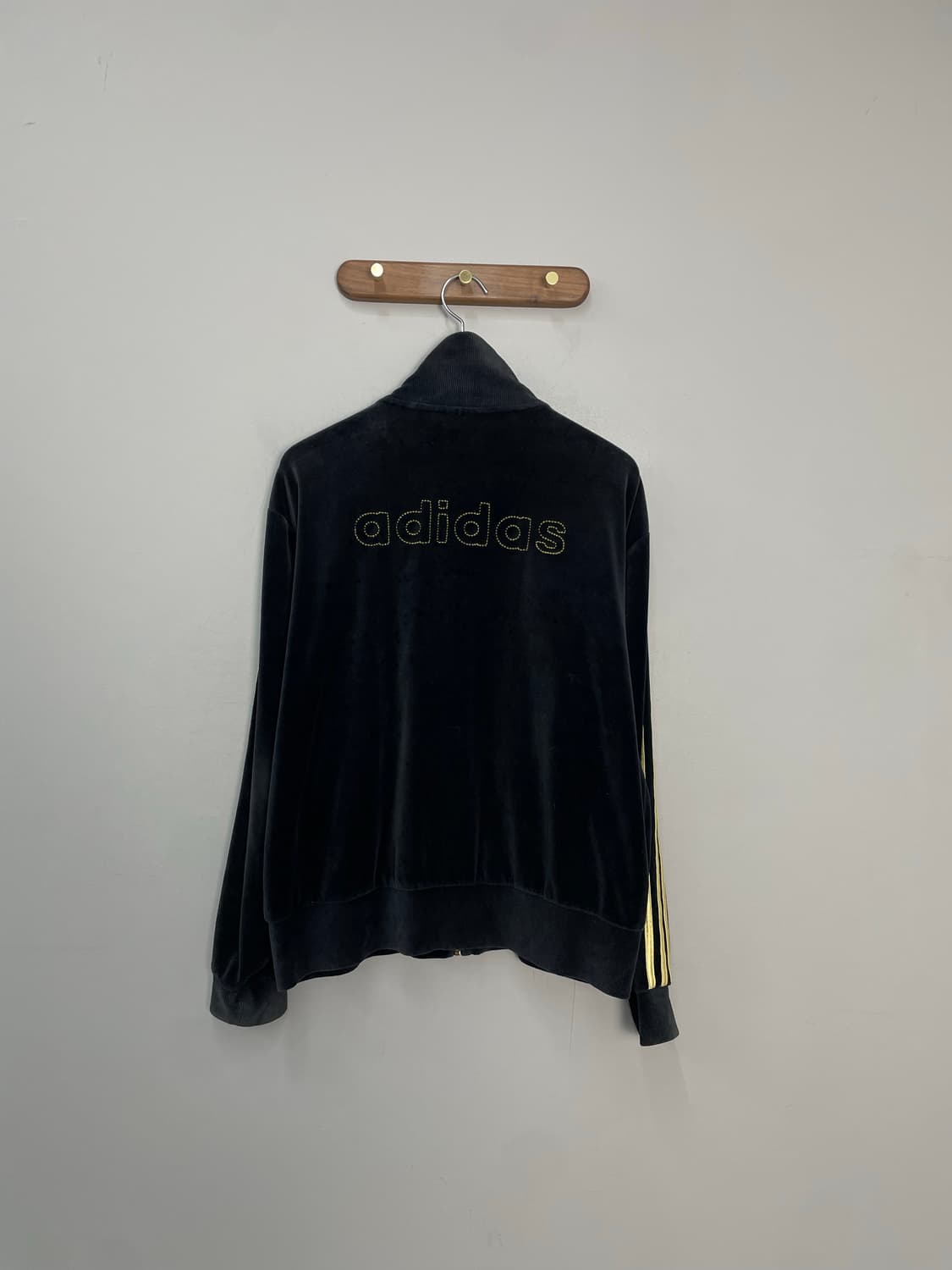 아디다스 블랙 벨벳 백로고 트랙탑 져지 H2076 상품이미지3