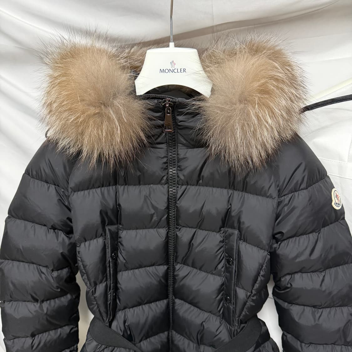 [S+급/1] 몽클레어 클리온 여성패딩 블랙 폭스퍼 풀구성 상품이미지2