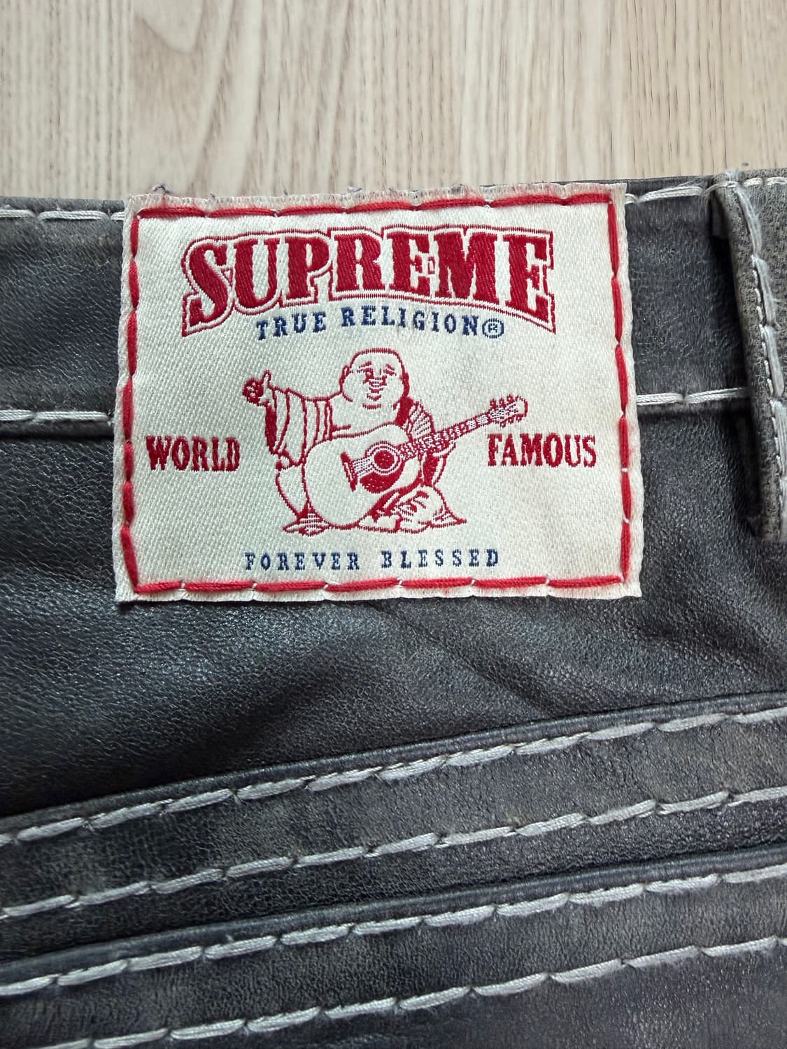 슈프림 x 트루릴리전 루즈 핏 레더 팬츠 블랙 - 25FW 상품이미지5