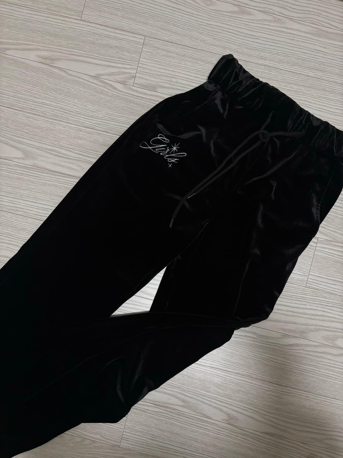 러브이즈트루 벨벳 셋업 상품이미지5