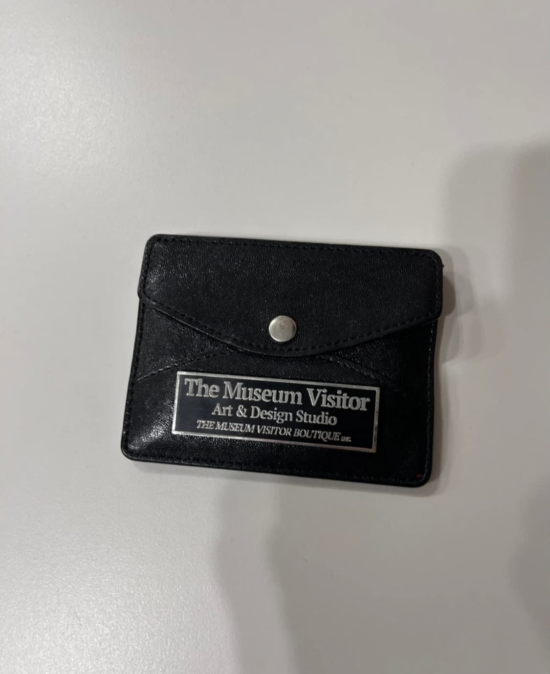 더뮤지엄비지터 지갑 상품이미지1