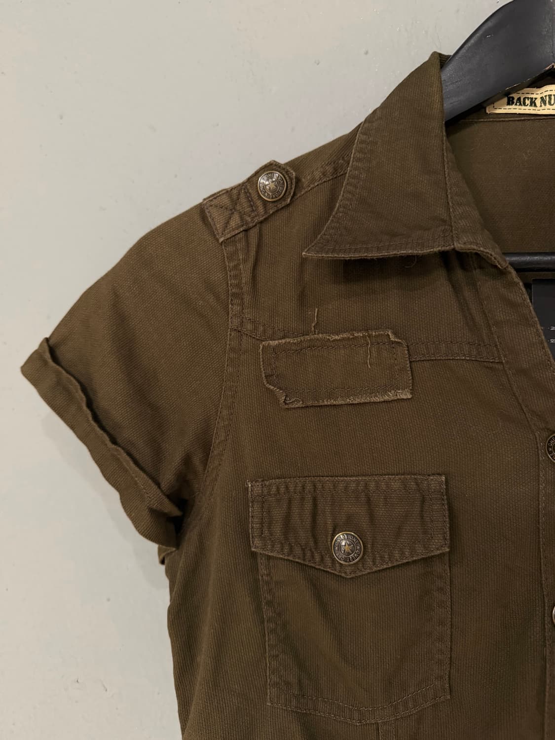 back number v-neck pocket shirt 상품이미지8