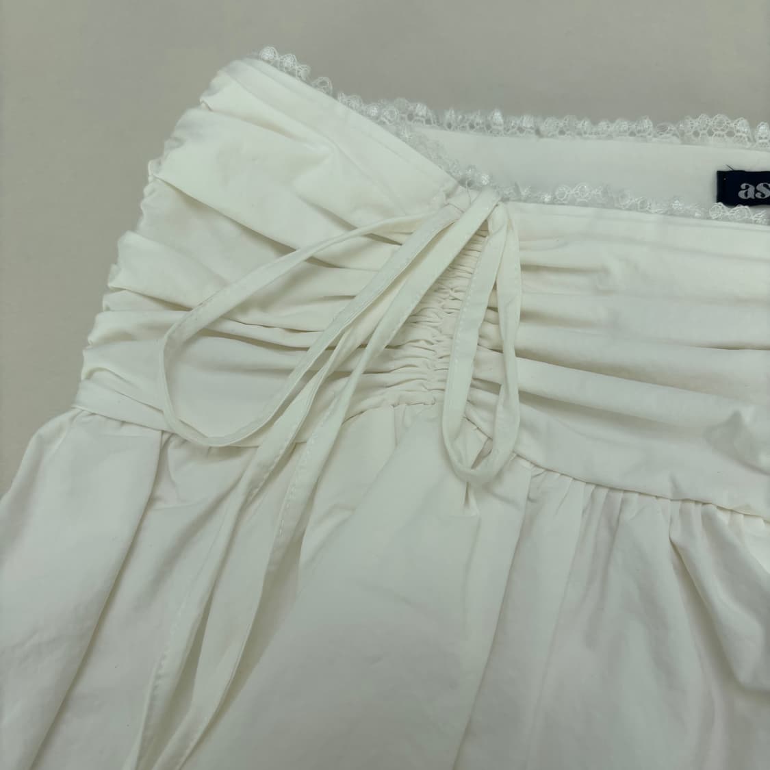 에즈이프 캘리 셔링 레이스 미니 스커트 (실착 0회) 상품이미지2