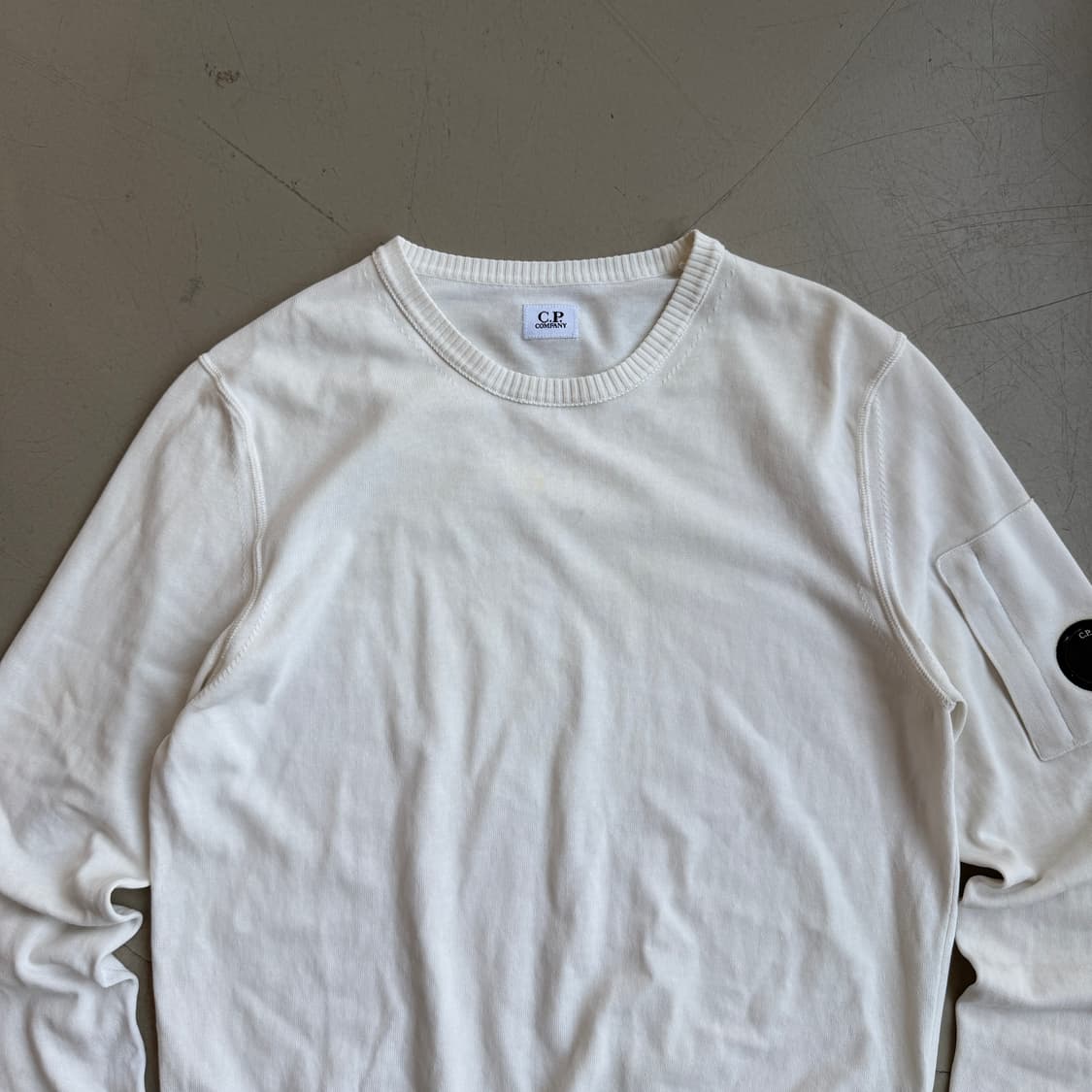 cp컴퍼니 화이트 렌즈 니트 상품이미지3