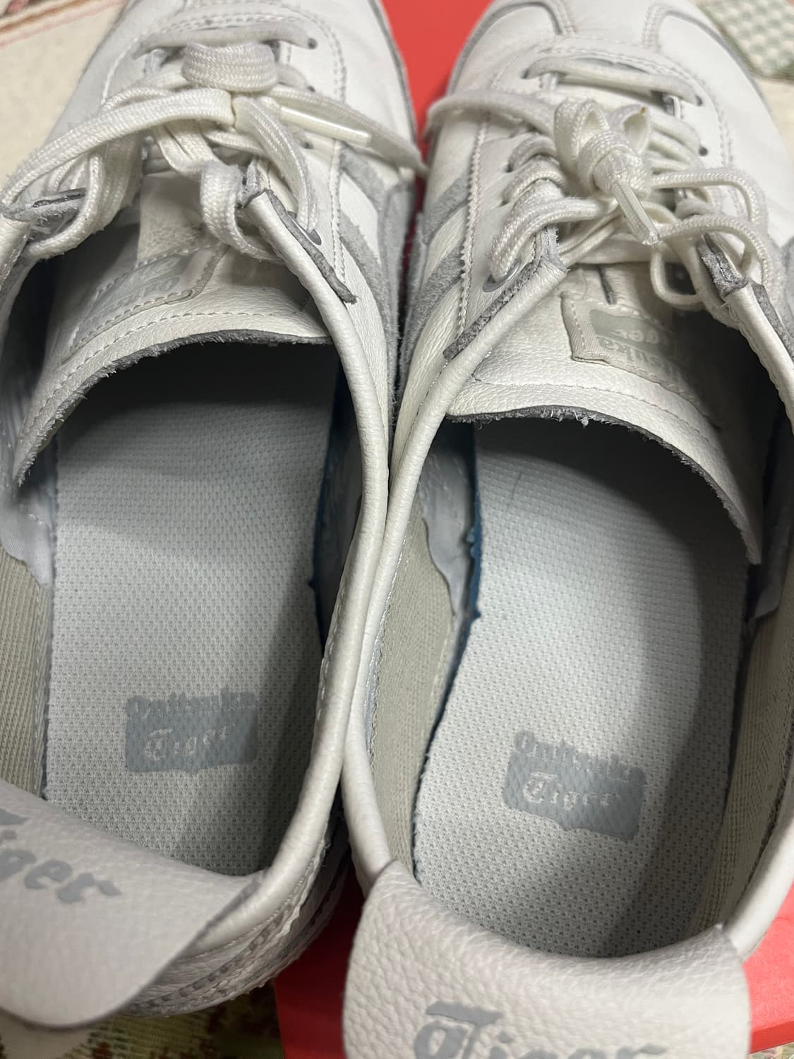 오니츠카타이거 화이트  상품이미지1