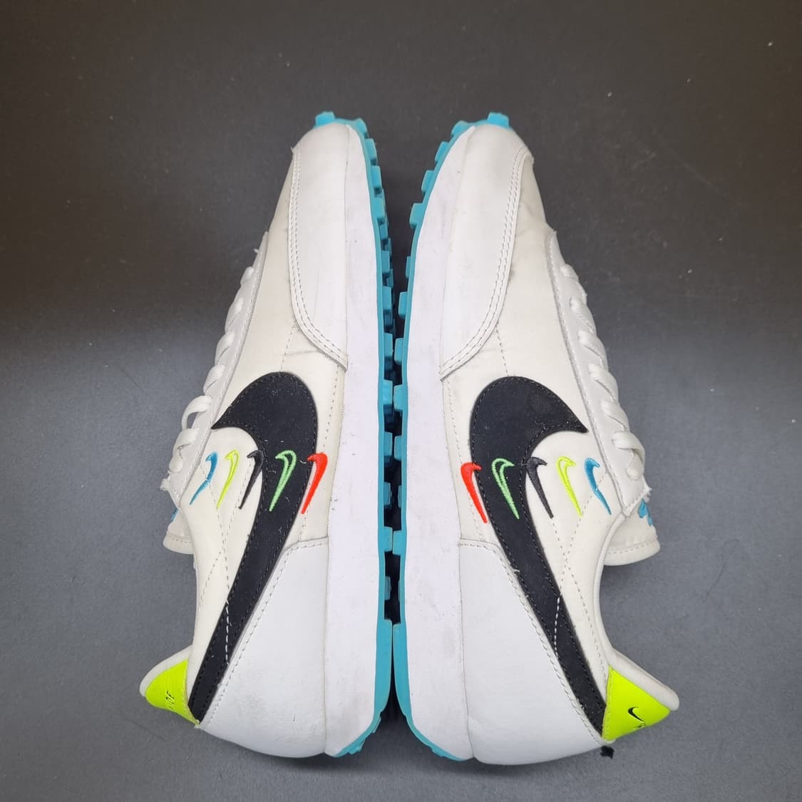 나이키 데이브레이크 월드와이드 여성운동화235  상품이미지5