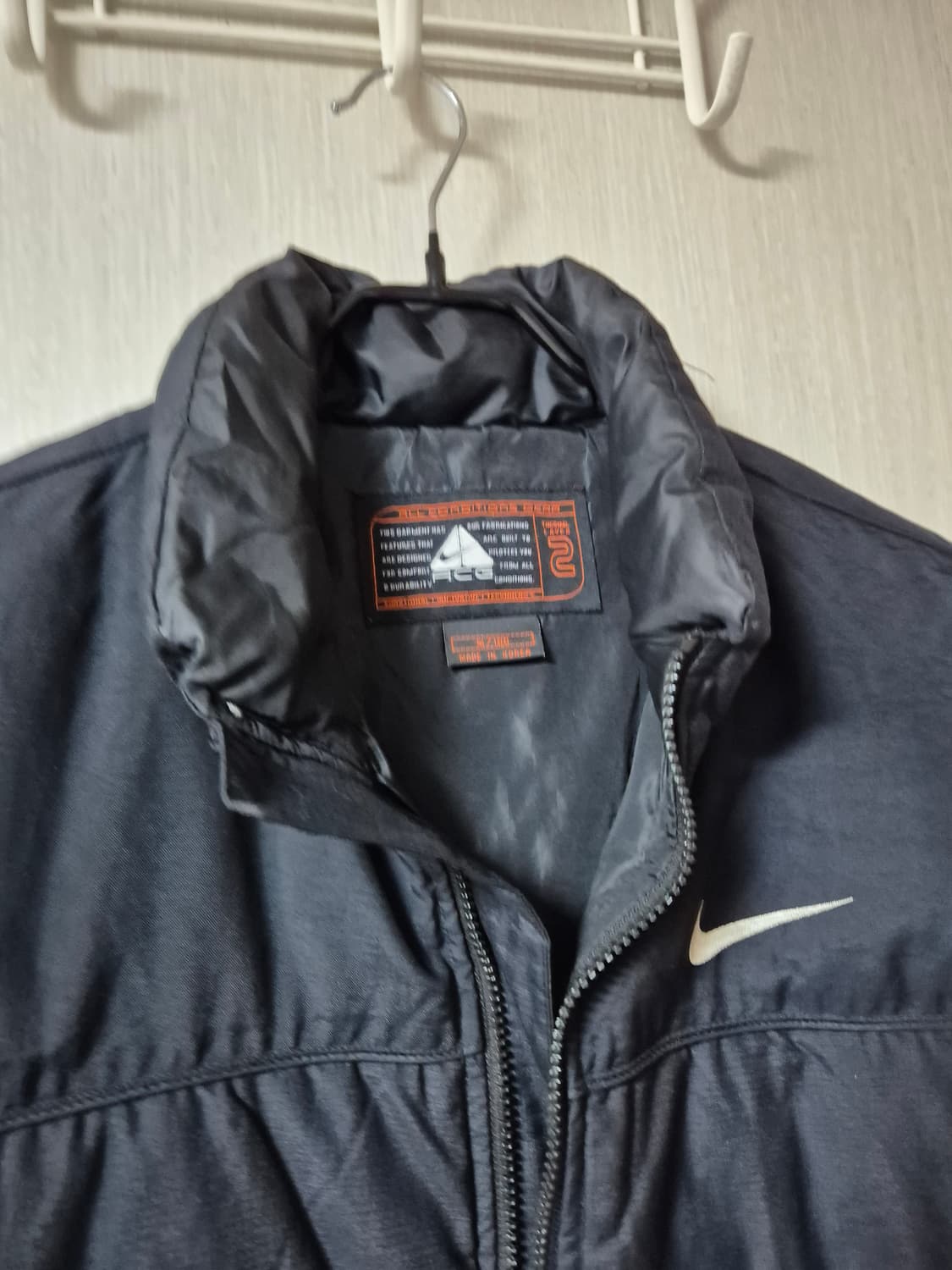 나이키 acg 블랙 로고 다운 패디드 베스트 100 패딩조끼 상품이미지4