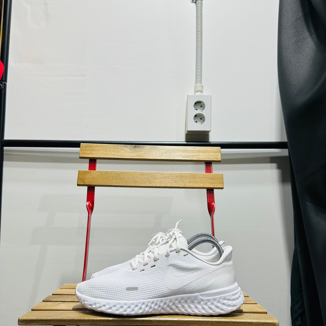 250) 나이키 운동화 남녀 공용 신발 레볼루션 화이트 상품이미지3