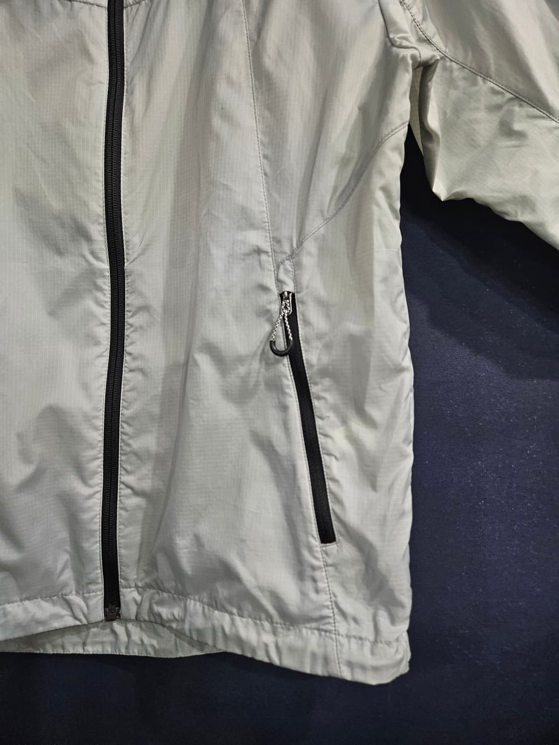 네파 라이트그레이 남성 슬림핏 95 홑겹 등산복 바람막이 자켓  상품이미지6