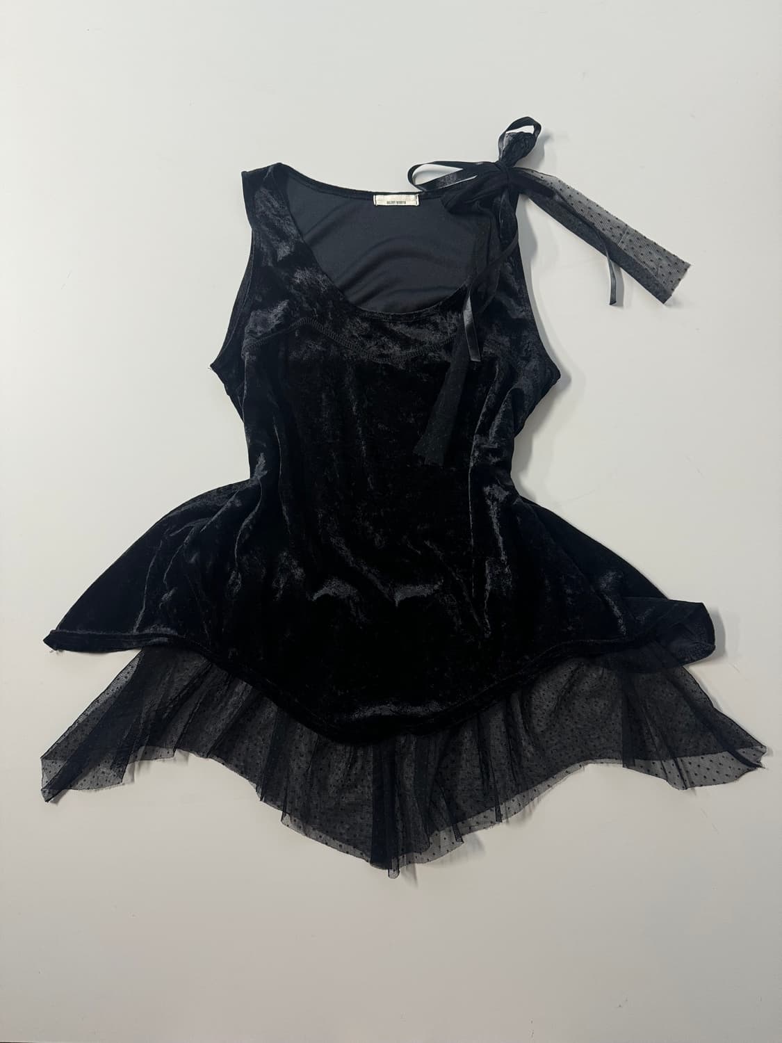 레이어드 타이 디테일 벨벳 슬리브리스  상품이미지1