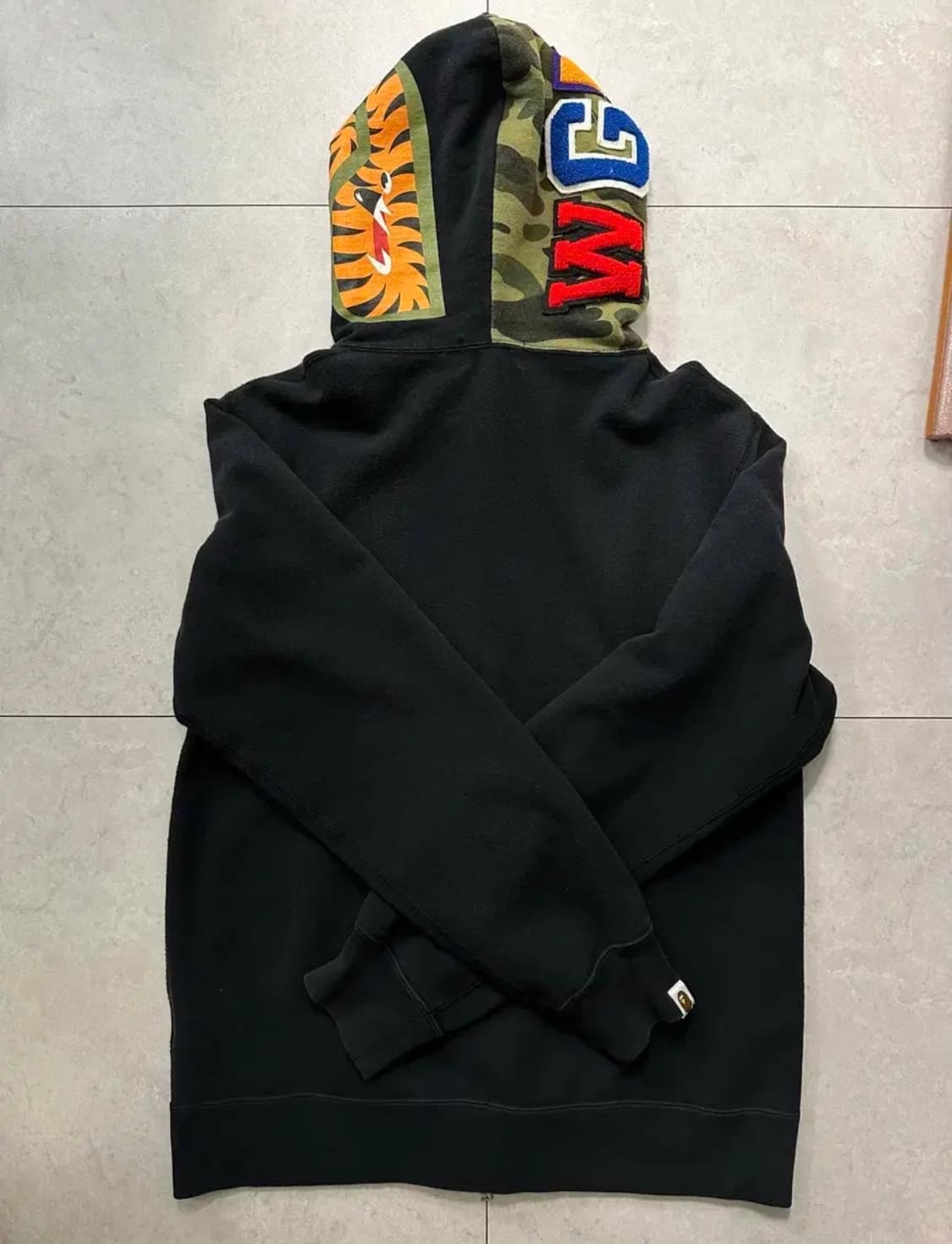 베이프 샤크후드 반녹계 블랙 XL 상품이미지2