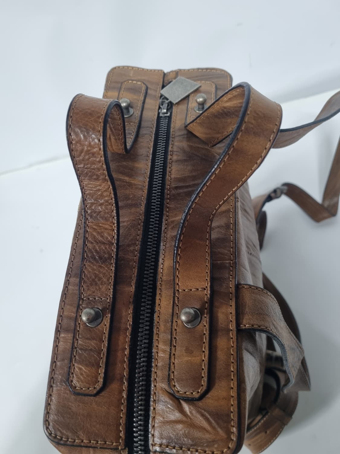 루즈앤 라운지 빈티지 브라운 가죽 백팩 상품이미지3
