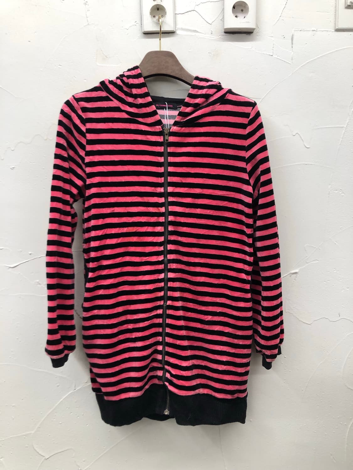 알곤퀸즈 벨벳 스트라이프 롱 후드 집업 상품이미지1